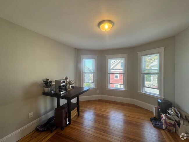 Building Photo - 11 Belmont Sq Unit #2 Rental