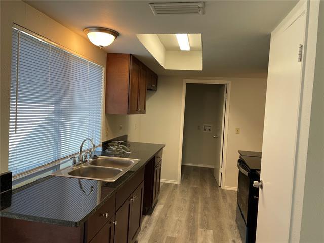 Photo - 2921 Village Crest Cir