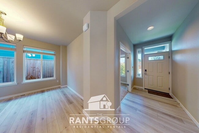 Photo - Modern 3-Bed Home in Steilacoom Ridge w/ AC, Fenced Yard and Easy Commute to JBLM!