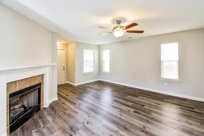 Photo - 7296 Green Ash Dr