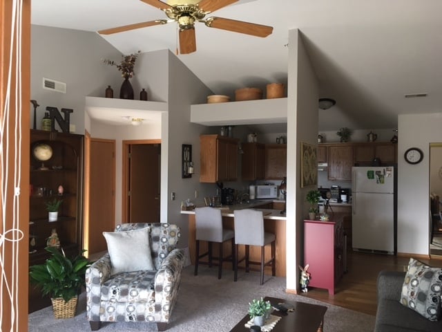 Building Photo - 135 W Oak Leaf Dr Unit 0