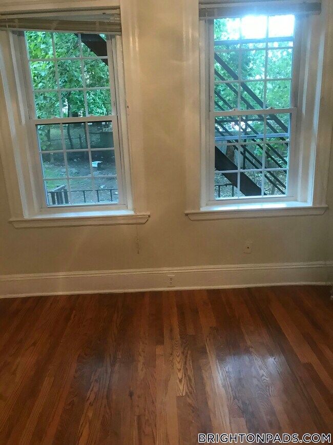 Photo - 10 Lothian Rd Unit 5