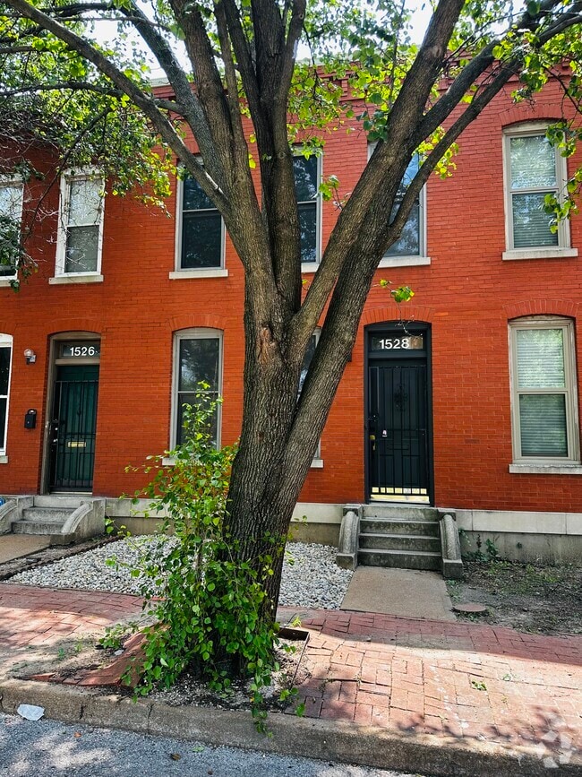Building Photo - 1528 Menard St Rental