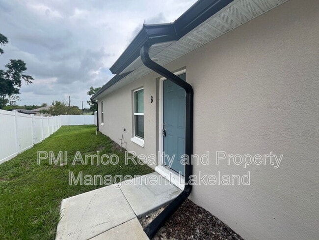 Building Photo - 640 E Grapefruit Ave Unit B Rental