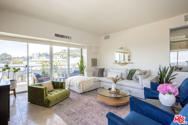 Building Photo - 1155 N La Cienega Blvd Unit 905 Rental