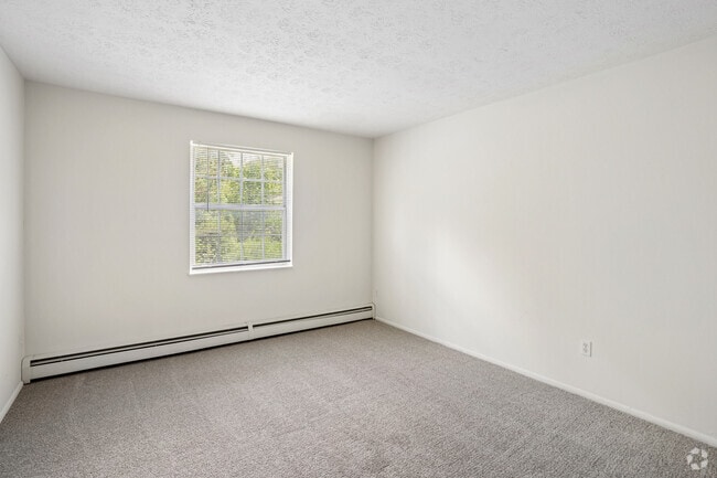 2BR, 1BA - 830SF - Primary Bedroom