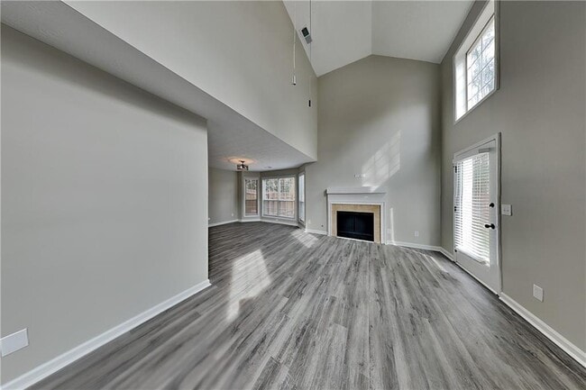 Photo - 670 Chantress Ct