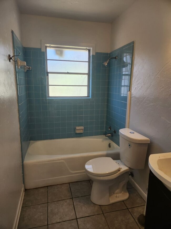 Photo - 2432 Highland Ave