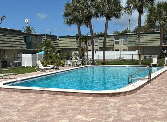 Photo - 1799 N Highland Ave Unidad 22
