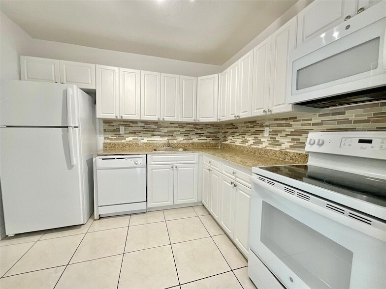 Photo - 9357 SW 77th Ave