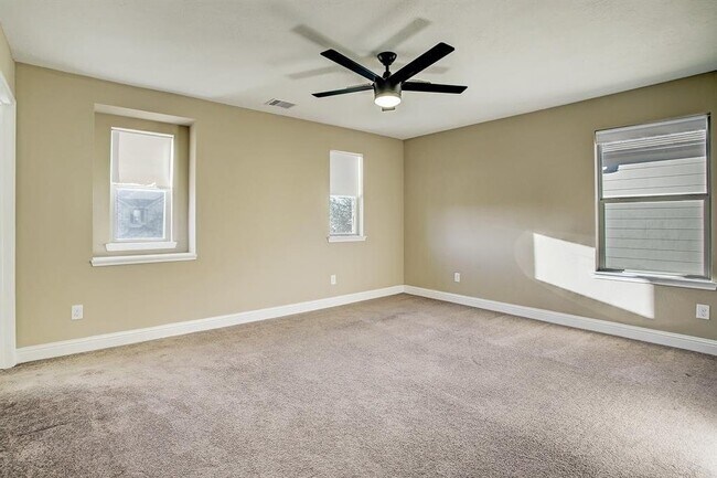 Photo - 11022 Avery Oaks Ln