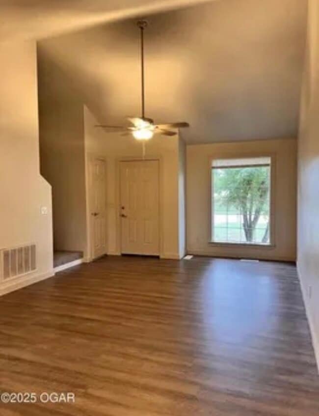 Photo - 507 W Briarbrook Ln