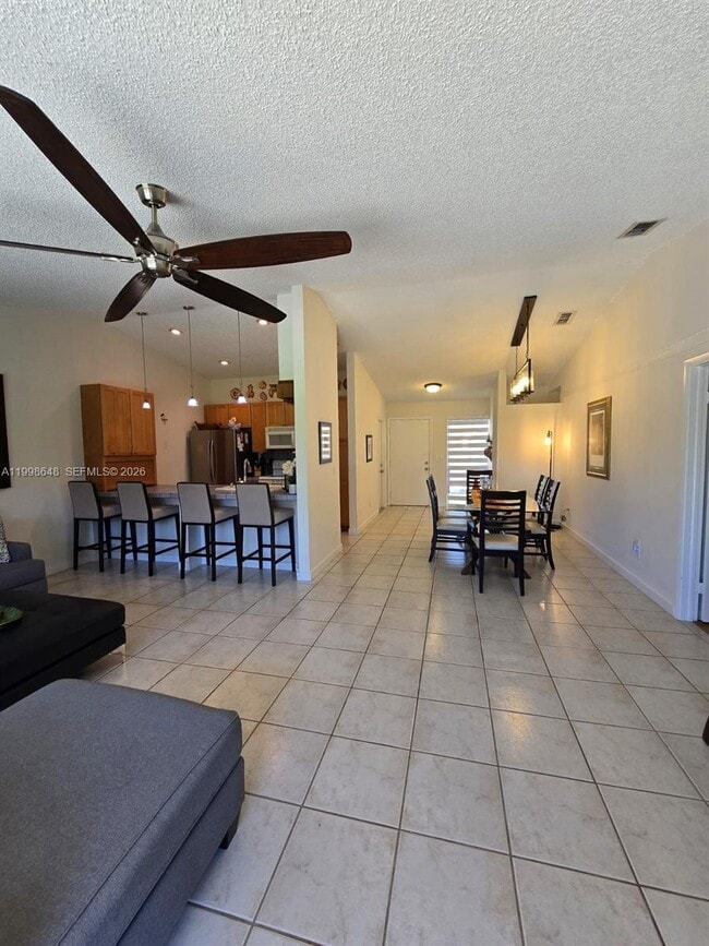 Photo - 5 Rogart Cir