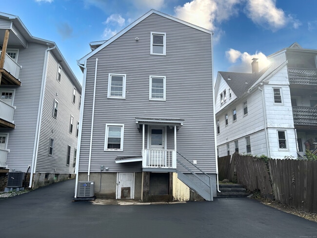 Photo - 109 Churchill St Unit 3rd Fl