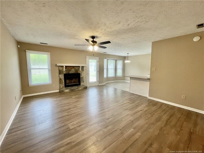 Photo - 103 Peregrine Pl