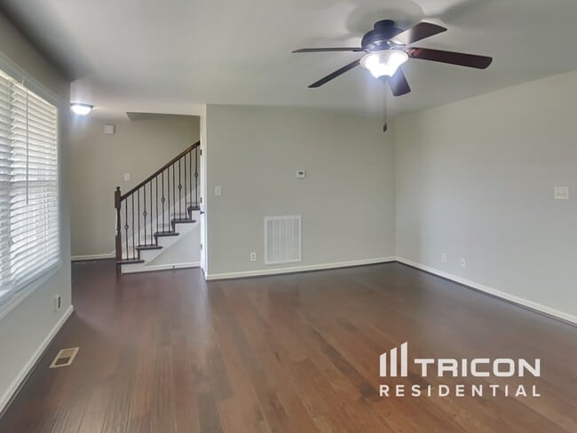 Photo - 1073 Castlerock Dr