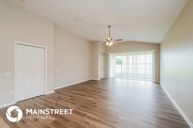 Photo - 521 Painted Leaf Dr