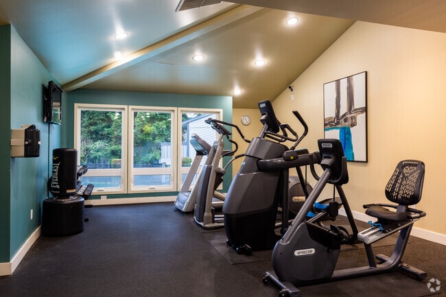 Fitness Center - Vue Kirkland