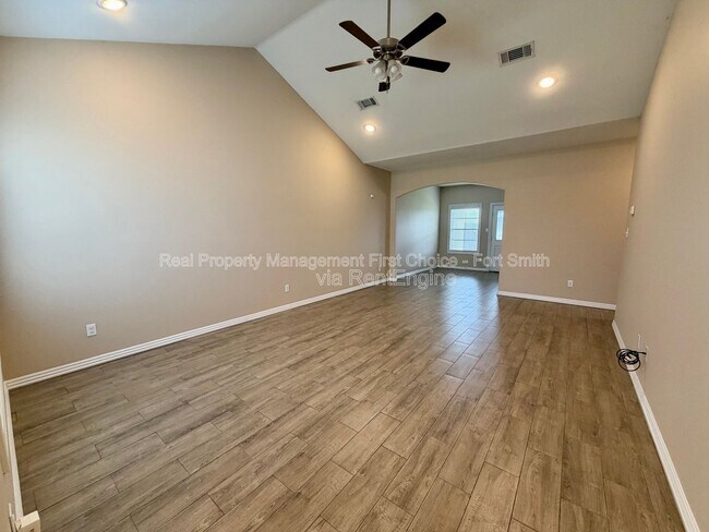 Photo - 6717 MARIBETTE RD