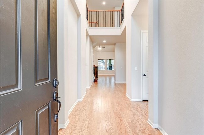 Photo - 2916 Zelma Dr