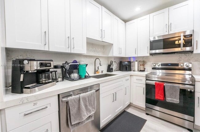 Photo - 240 SW 71st Ave