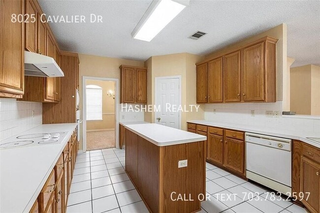 Photo - 8025 Cavalier Dr