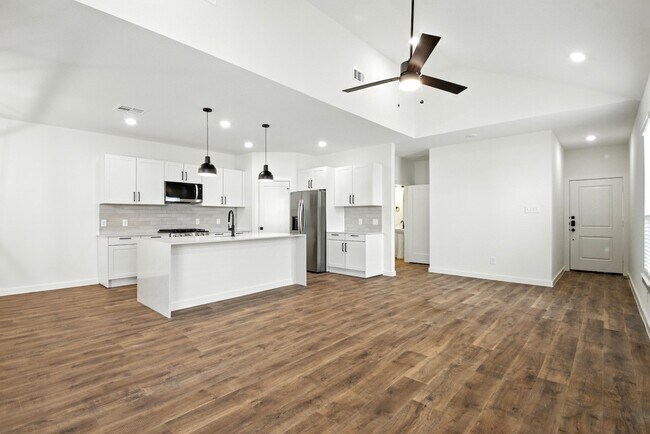 Photo - 1860 Dry Cherry Ln Unit B