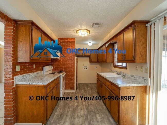 Photo - 2 Bed, 1 Bath Near Plaza & Midtown Areas