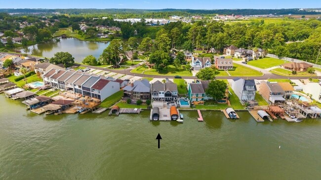 Building Photo - 1208 Lake View Dr