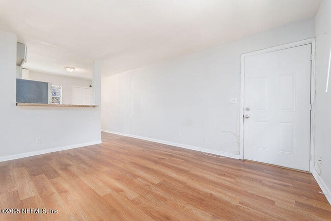 Photo - 239 E 16th St