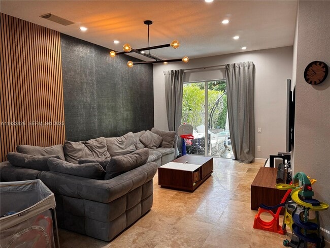 Photo - 876 Spinnaker Dr