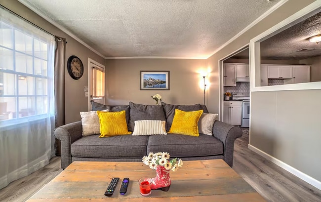 Photo - 2417 Glenrose Ave