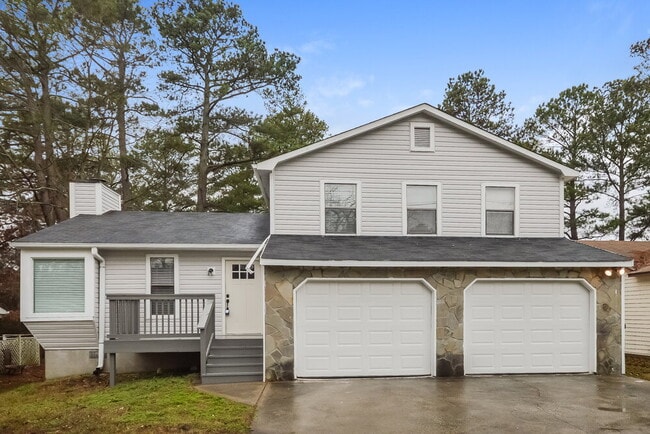 Building Photo - 2093 Phillips Rd