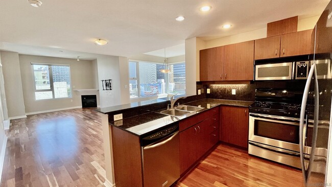 Photo - 300 W Beech St Condominio Unidad 609