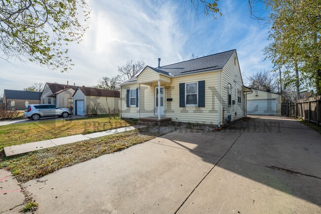 Photo - 1047 S Glenn St