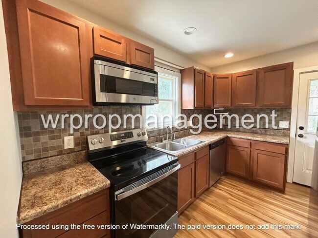 Photo - 4 bed 1 Bath home in West Toledo