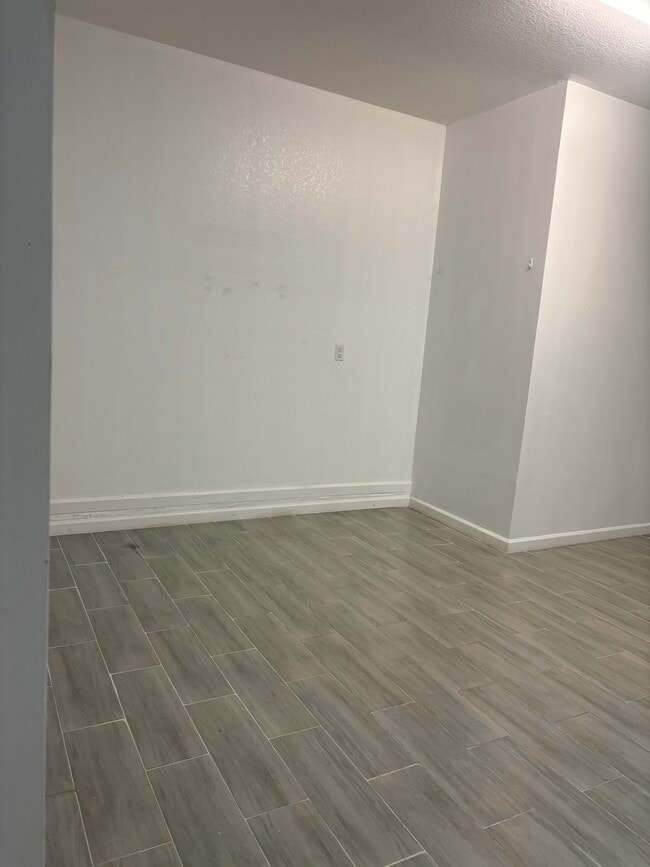 Photo - 27949 SW 133rd Ave Unit Efficiency Studio