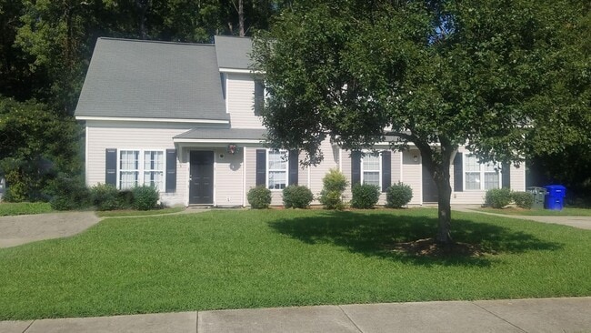 Mott_1114-B - Mott_1114-B House