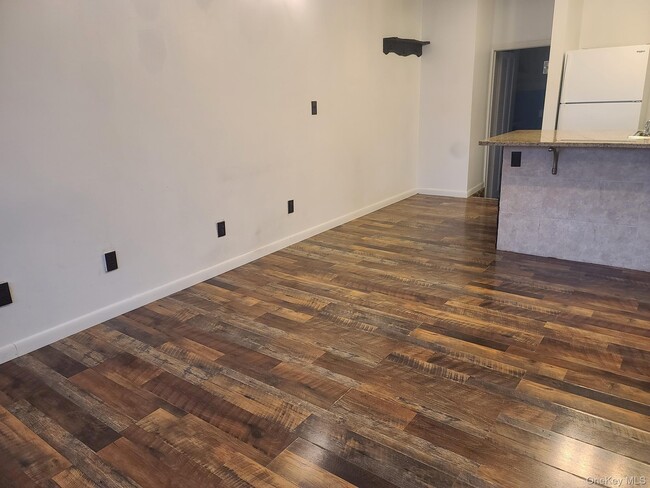 Photo - 1547 US-9 Unit 6