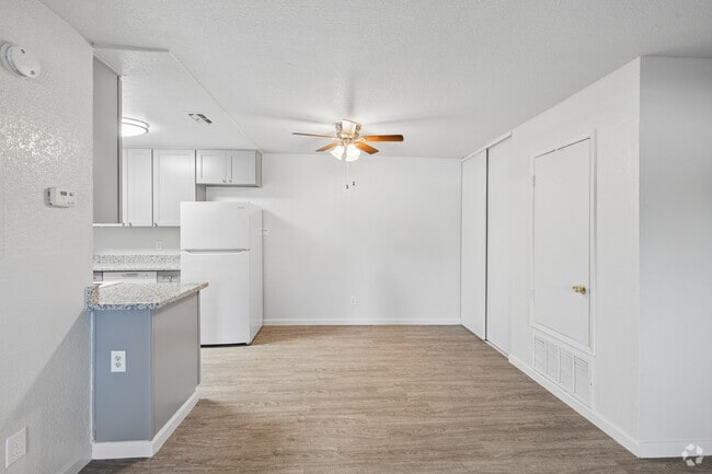 1BR, 1BA - 598SF - Dining Room - Cedar Ridge Apartments