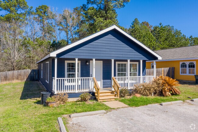 Photo - Sam Houston Village II Apartments