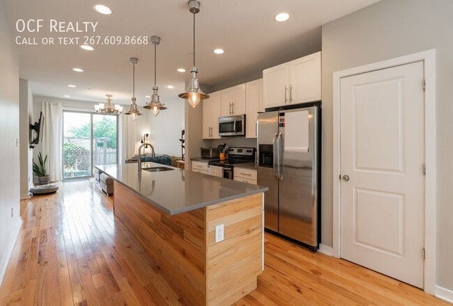 Building Photo - 2029 E Huntingdon St