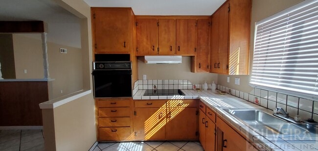 Photo - 1642 N Russell Ave Unit 1