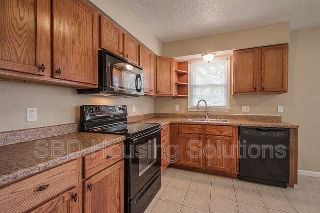 Photo - 1611 SE High Dr