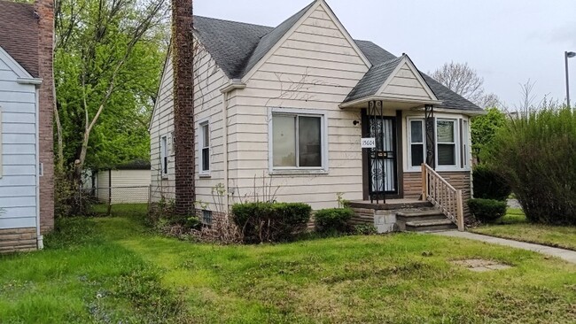 Photo - 3 bedroom 1 Bath Bungalow - Now Available!