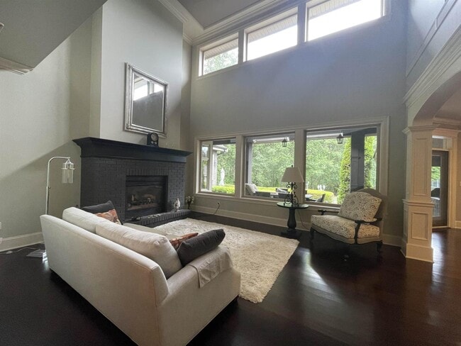 Photo - 16045-16030 30 Ave