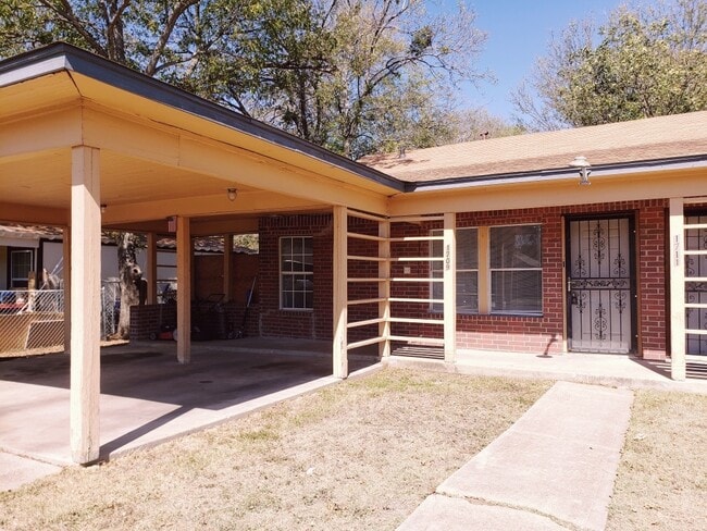 Building Photo - 1709 Duncan Ave