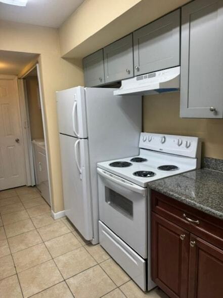 Photo - 16111 Aspenglenn Dr Unidad 611