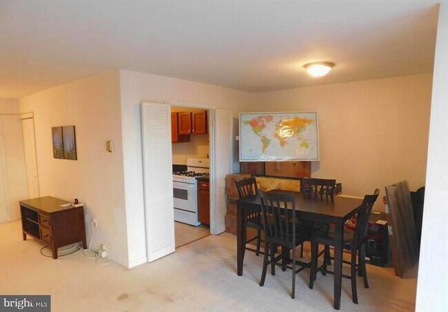 Photo - 5565 Columbia Pike Unit 310
