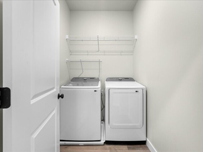 Photo - 8 Jaro Wy Unit 202